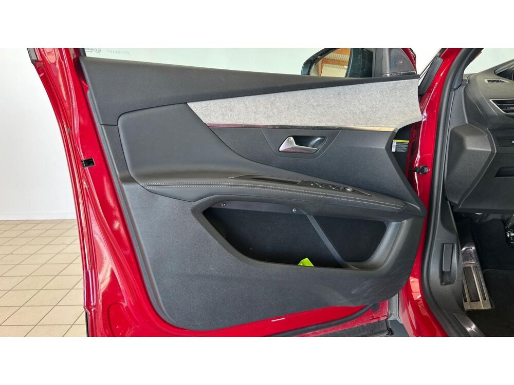 3008 1.2 130 ch EAT8 GT Pack - DISTRI NEUVE - FOCAL - SIEGES ELEC 2022 occasion 17600 Saujon