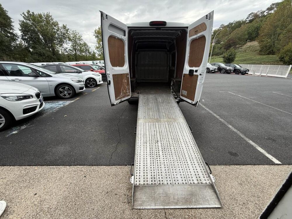 Ducato T&ocirc;l&eacute; Pro Lounge 3.5 M H2 2.3 Multijet - 120 FOURGON TOLE TVA 2021 occasion 19100 Brive-la-Gaillarde