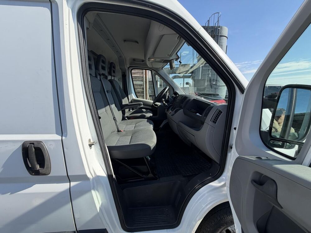 Boxer Pack CD Clim 333 L3H2 2.2 HDi - 120 III FOURGON TOLE Fourgo 2010 occasion 19100 Brive-la-Gaillarde