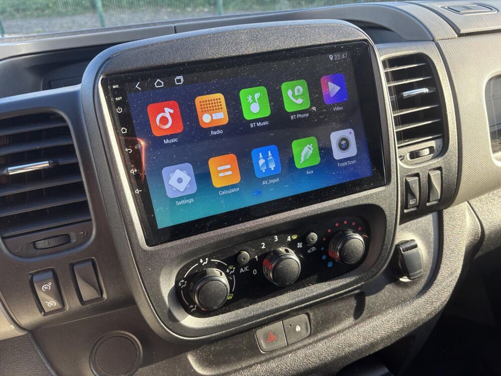 Trafic L2H1 1300 Kg 1.6 dCi 125 Grand Confort CARPLAY GALLERIE 2018 occasion 49070 Beaucouz&eacute;