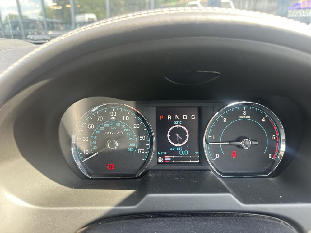 XF 3.0 D V6 S BVA Portfolio PHASE 2 RHD 2012 occasion 33450 Montussan