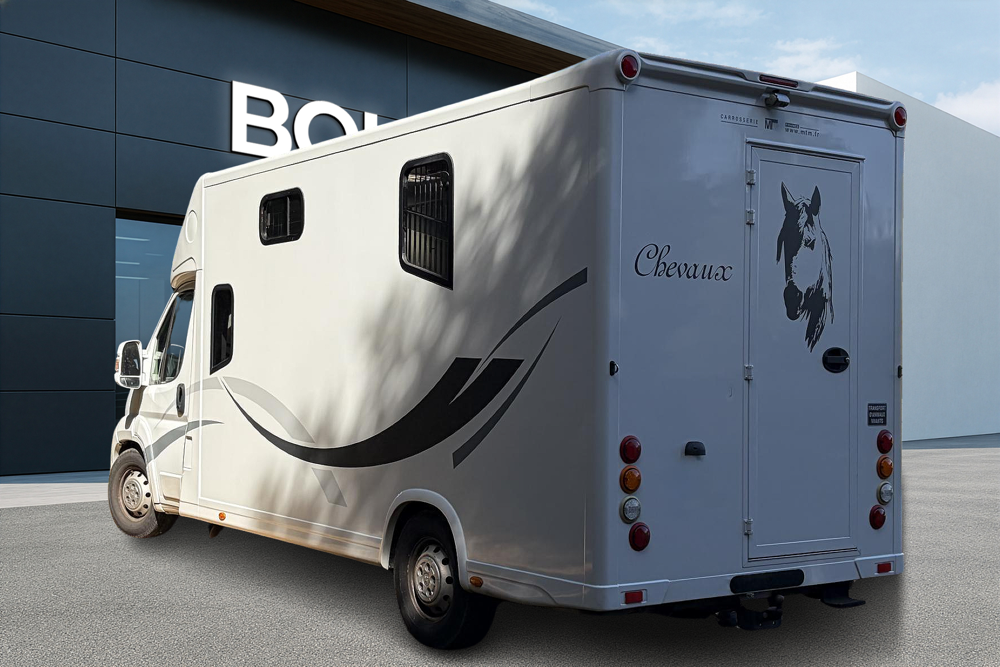 Boxer Peugeot 3.0 HDi 180 MTM Camion 2 chevaux 5 places 41 800 km 2013 occasion 78760 Jouars-Pontchartrain