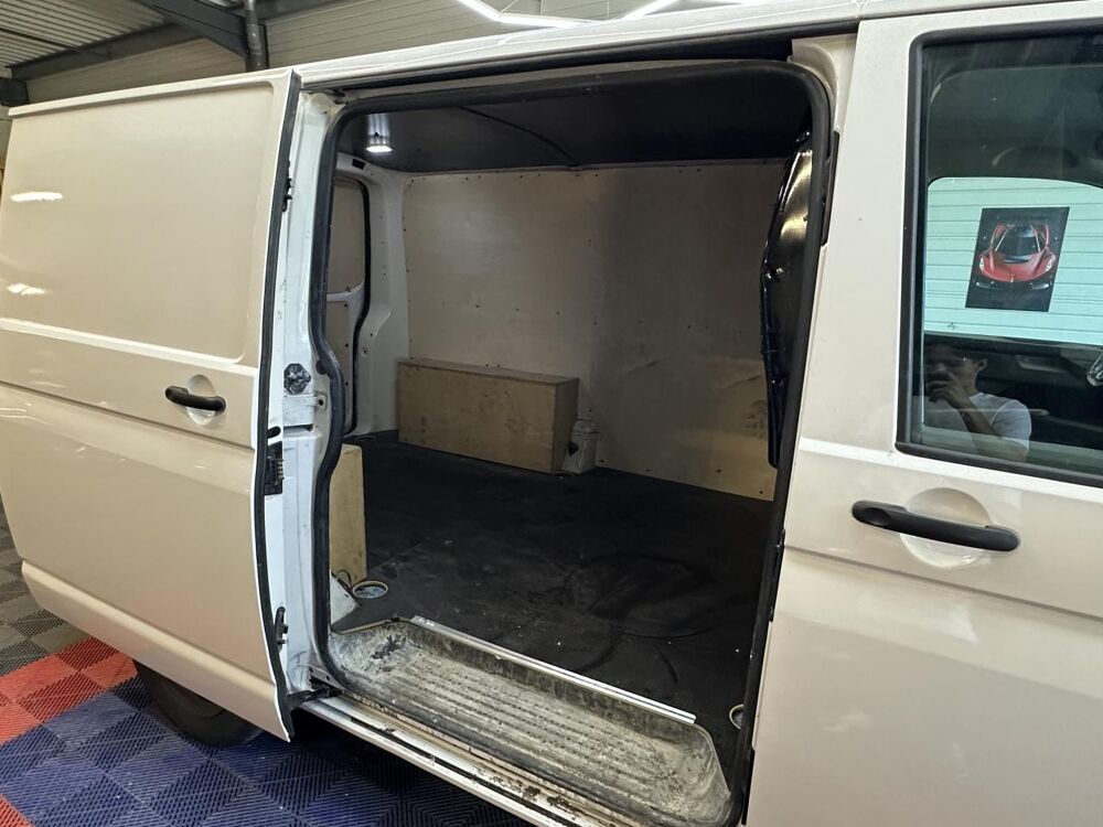 Transporter FOURGON T6 2.0 TDI 115 BLUEMOTION MITTEL 2022 occasion 33370 Artigues-pr&egrave;s-Bordeaux