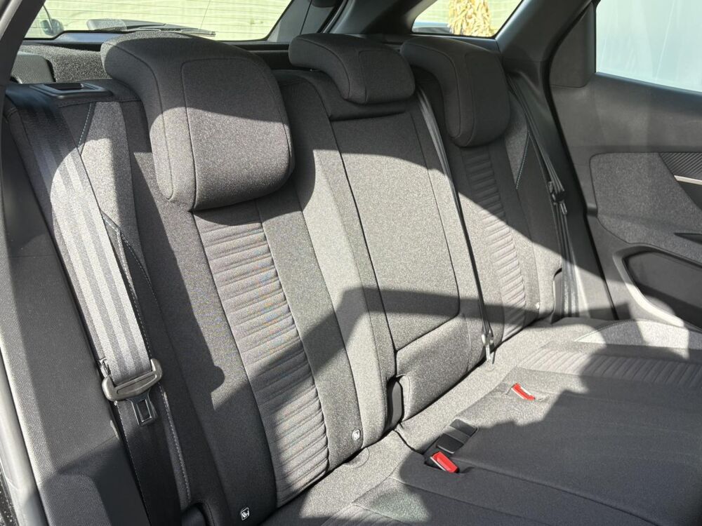 3008 PureTech 130 Active Pack avec GPS 10\', Cam&eacute;ra et Apple Car 2023 occasion 35300 Foug&egrave;res