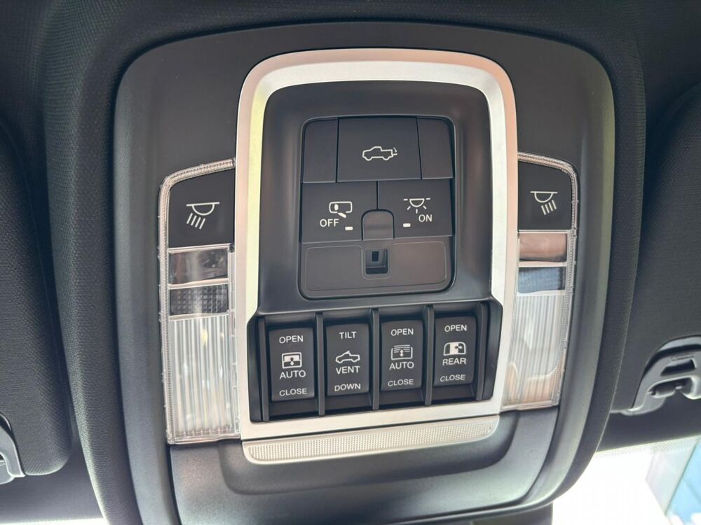 RAM 1500 CREW LONGHORN AIR 2023 occasion 91830 Le Coudray-Montceaux