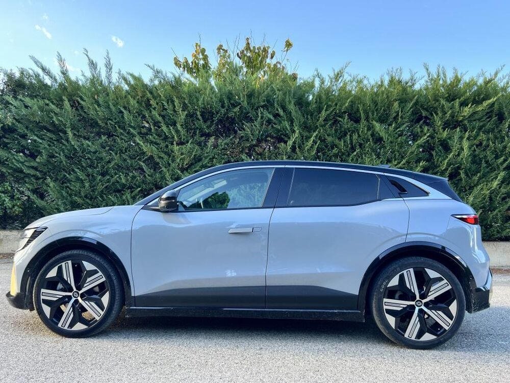 M&eacute;gane E-TECH SUPER CHARGE 220CH ICONIC - SIEGES CHAUFFANTS MASSAN 2022 occasion 13760 Saint-Cannat