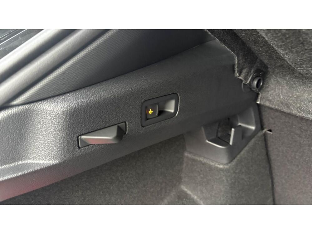 T-ROC 1.5 eTSI 150 DSG R-Line +ATTELAGE+IQ LIGHT+HARMAN KARDON+T.O 2026 occasion 81580 Soual