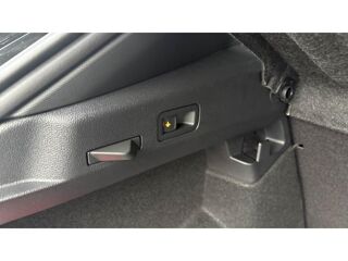 T-ROC 1.5 eTSI 150 DSG R-Line +ATTELAGE+IQ LIGHT+HARMAN KARDON+T.O 2026 occasion 81580 Soual
