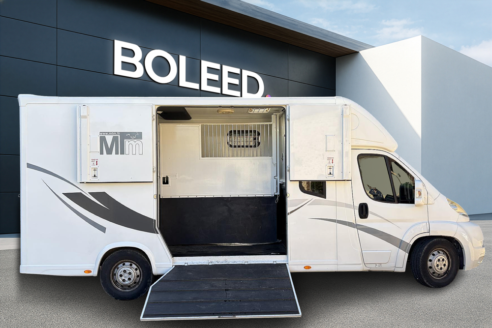 Boxer Peugeot 3.0 HDi 180 MTM Camion 2 chevaux 5 places 41 800 km 2013 occasion 78760 Jouars-Pontchartrain
