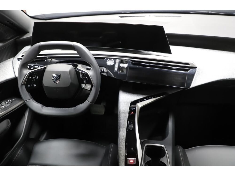 5008 Allure 1.2 Hybrid 145 e-DCS6 7 Places 2025 occasion 06550 La Roquette-sur-Siagne