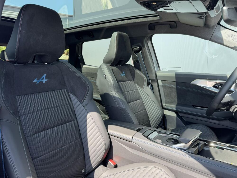 Austral E-Tech Full Hybrid 200 Esprit Alpine avec Toit pano et Harma 2025 occasion 35300 Foug&egrave;res