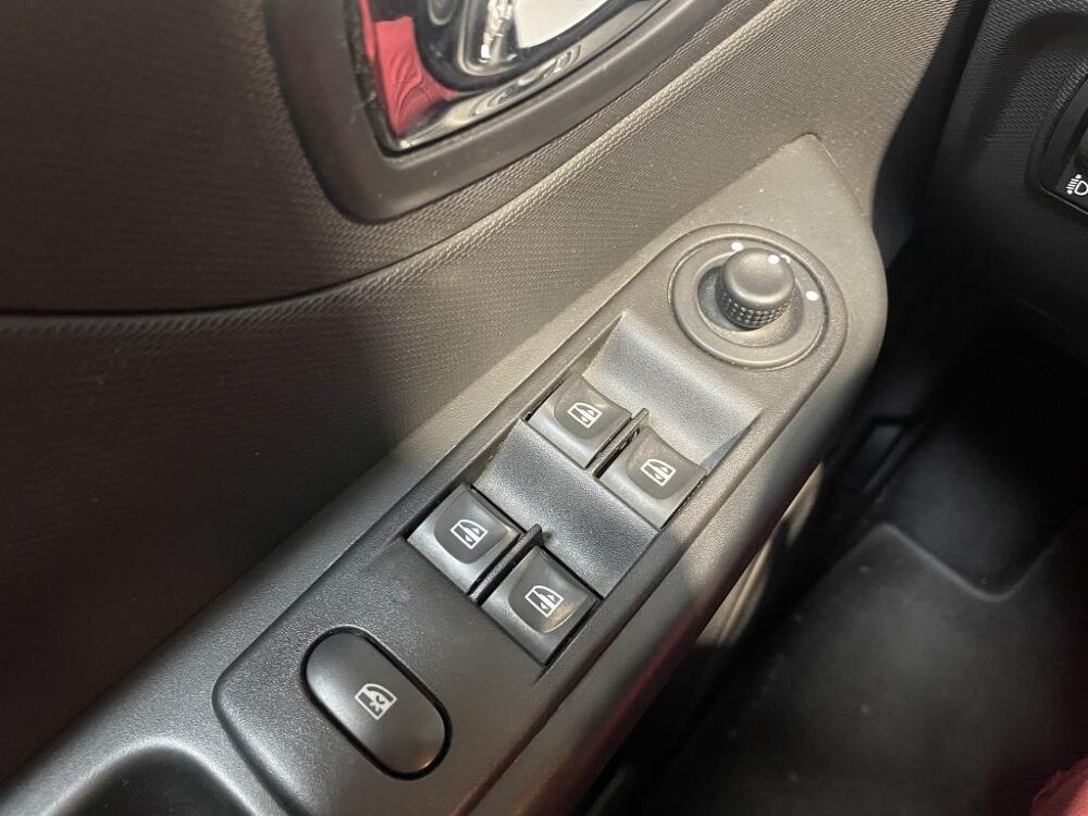 Captur 1.2 Energy TCe 120cv BV EDC Zen Garantie 12 mois 2015 occasion 33500 Libourne