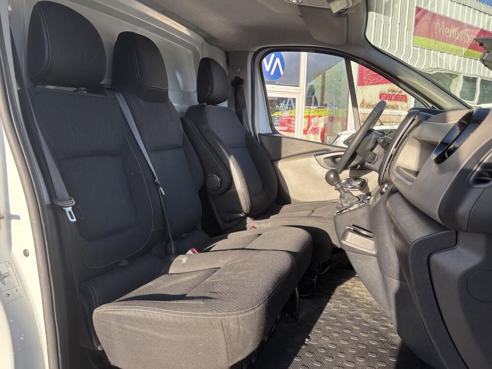 Trafic L2H1 1300 Kg 1.6 dCi 125 Grand Confort CARPLAY GALLERIE 2018 occasion 49070 Beaucouz&eacute;