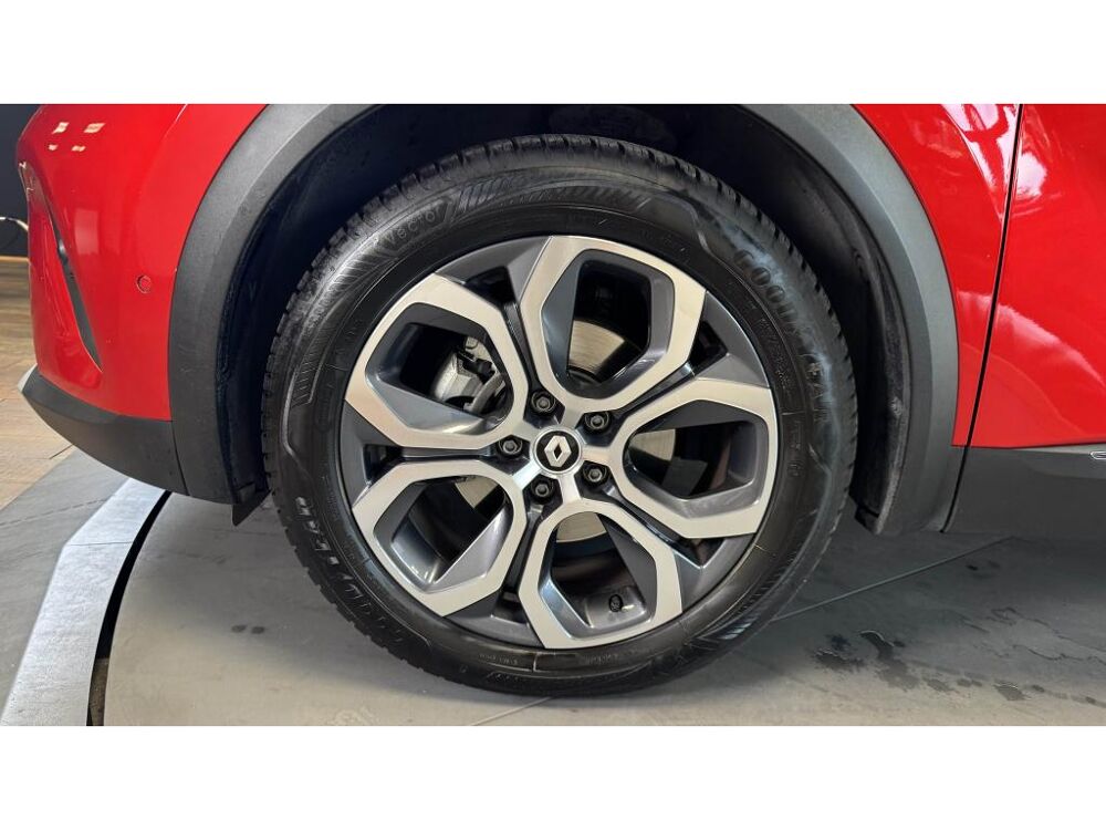 Captur 1.6 E-Tech 145 - Camera 360 - Volant Chauffant - Entretien 2024 occasion 60740 Saint-Maximin