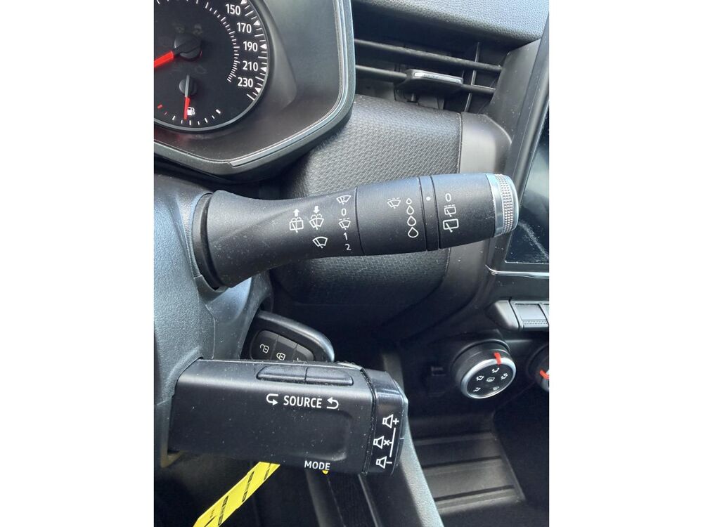 Clio V BUSINESS SCE 65ch **APPLE CARPLAY ET ANDROID AUTO** 2021 occasion 44700 Orvault