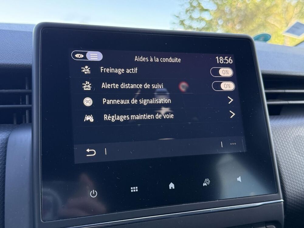 Clio V BUSINESS SCE 65ch **APPLE CARPLAY ET ANDROID AUTO** 2021 occasion 44700 Orvault