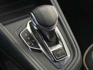 Symbioz E-Tech Full Hybrid 145 Iconic avec Cam&eacute;ra 360&deg;, et Hayon mai 2025 occasion 35300 Foug&egrave;res