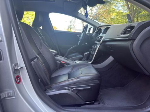V40 Cross Country D3 - 150 - BVA Geartronic CROSS COUNTRY Summu 2016 occasion 77185 Lognes