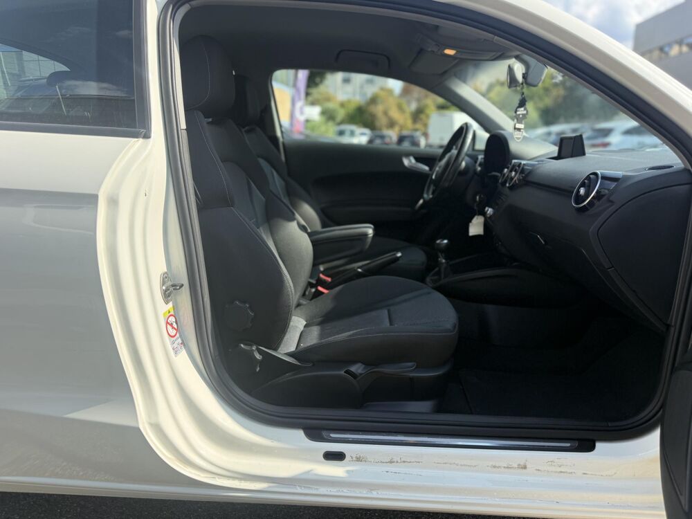 A1 1.6 TDI DPF - 105 - Ambition SUIVI COMPLET GARANTIE 12 MOIS 2011 occasion 94360 Bry-sur-Marne