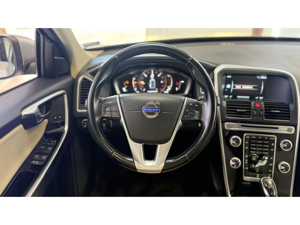 XC60 2.0 D4 180 SUMMUM GEARTRONIC BVA - START & STOP- GARANTIE 12 2014 occasion 16000 Angoul&ecirc;me