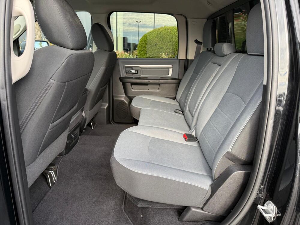 RAM 1500 CREW SLT CLASSIC BLACK PACKAGE 2022 occasion 91830 Le Coudray-Montceaux