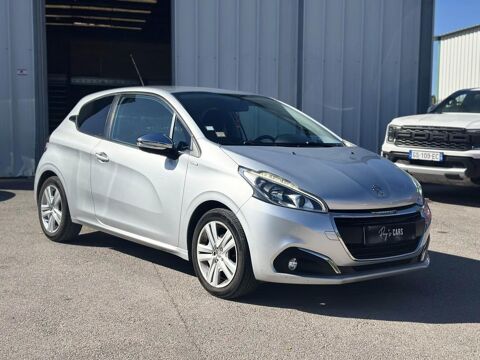 Peugeot 208 82ch Style - RADARS - BLUETOOTH - REGULATEUR - DISTRI &Agrave; JOUR 2017 occasion Saint-Cannat 13760
