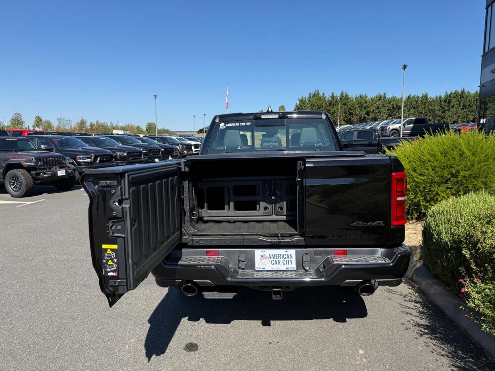 RAM 1500 CREW LIMITED NIGHT EDITION BOX HAYON MULTI V8 5,7L 2026 occasion 91830 Le Coudray-Montceaux
