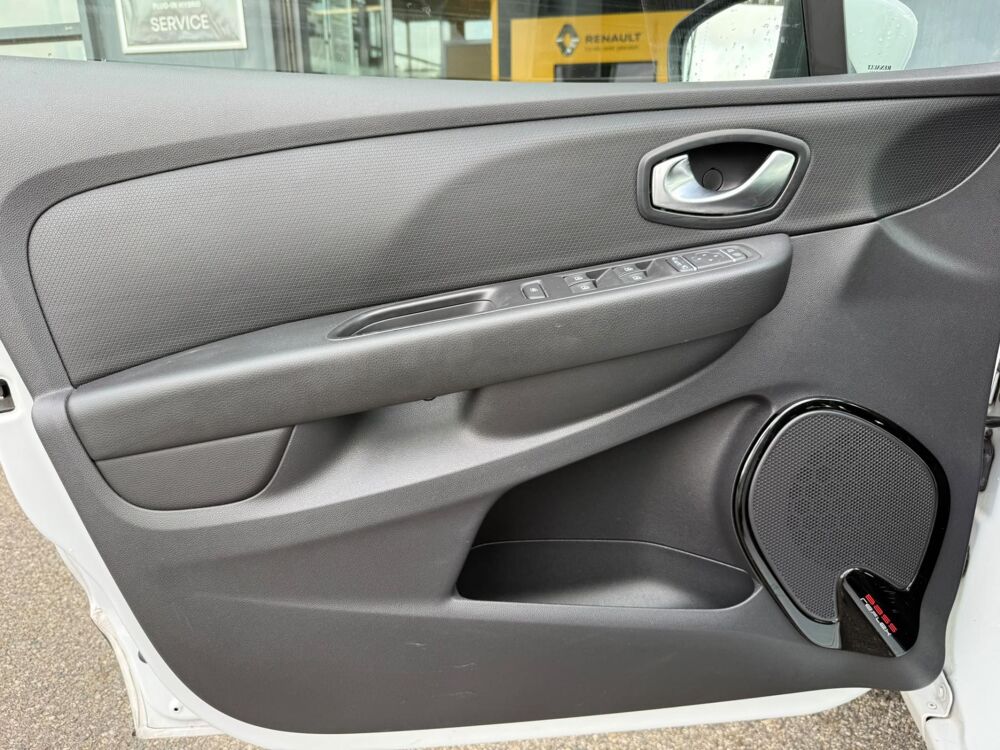 Clio IV 0.9 Energy TCe 90 Intens, 10990? ou 233,48? par mois pend 2016 occasion 31660 Bessi&egrave;res