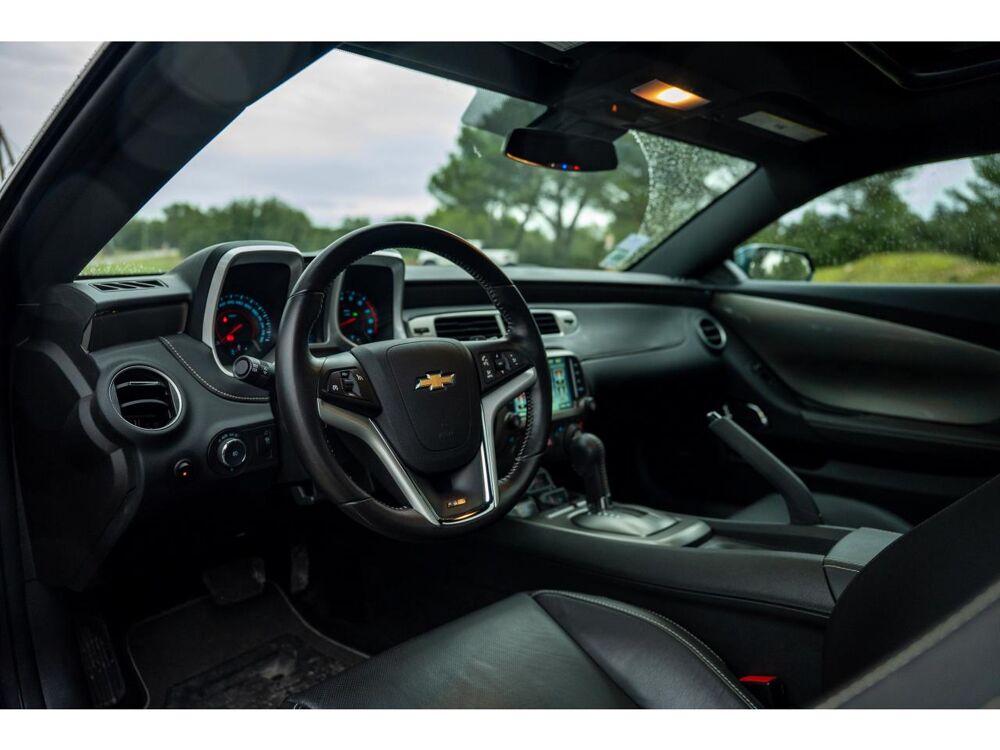 Camaro Coup&eacute; 6.2 V8 - 405CH - BOITE AUTO - TOIT OUVRANT - 7500 KMS 2015 occasion 13760 Saint-Cannat