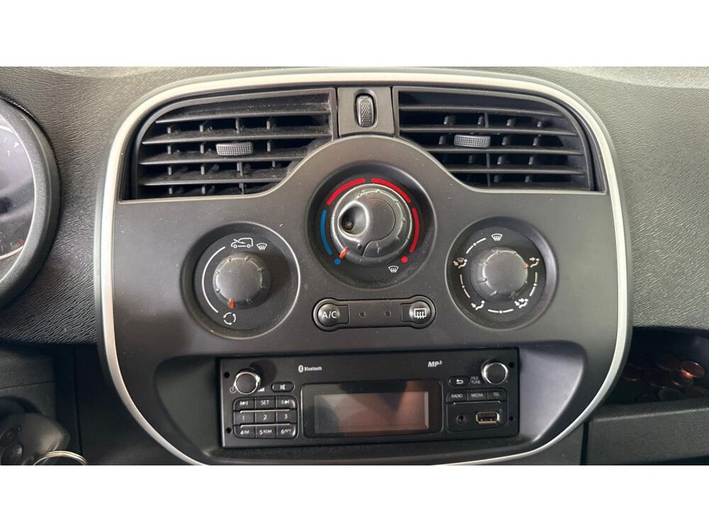 Kangoo Express L1 1.5 - 90 / GIRAFON / DISTRIBUTION + POMPE A EAU OK / ATT 2014 occasion 17600 Saujon