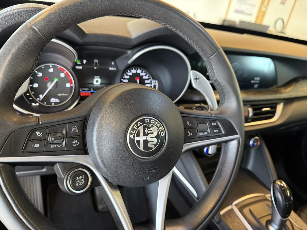 Stelvio 2.2 D - 190 - BVA Lusso / Revision + Distribution OK - Gara 2019 occasion 33700 M&eacute;rignac
