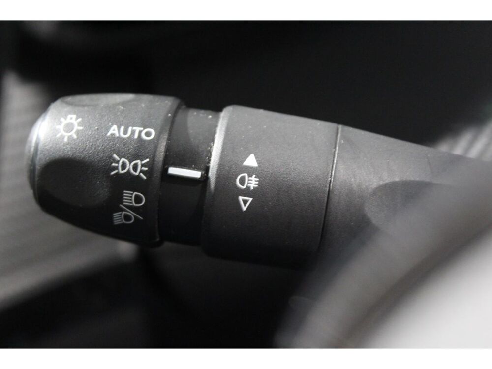 208 Electrique Active 2019 - 136CH- Suivi complet - Premi&egrave;re Ma 2020 occasion 95340 Bernes-sur-Oise