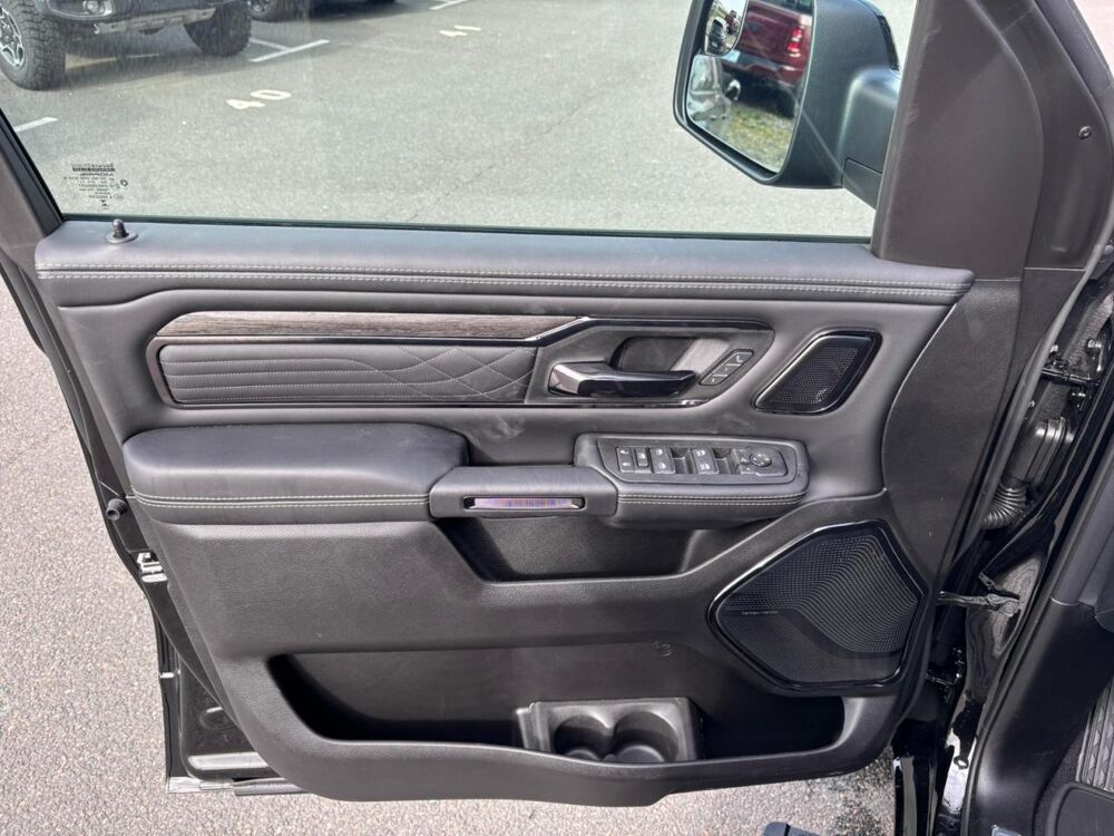 RAM 1500 CREW LIMITED NIGHT EDITION BOX HAYON MULTI 2026 occasion 91830 Le Coudray-Montceaux