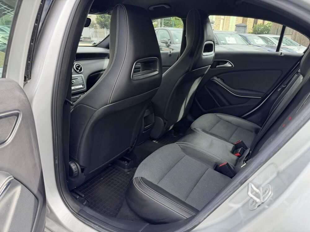 Classe A A 180 - 122 BM 176 Inspiration clim + camera AR 2016 occasion 19100 Brive-la-Gaillarde