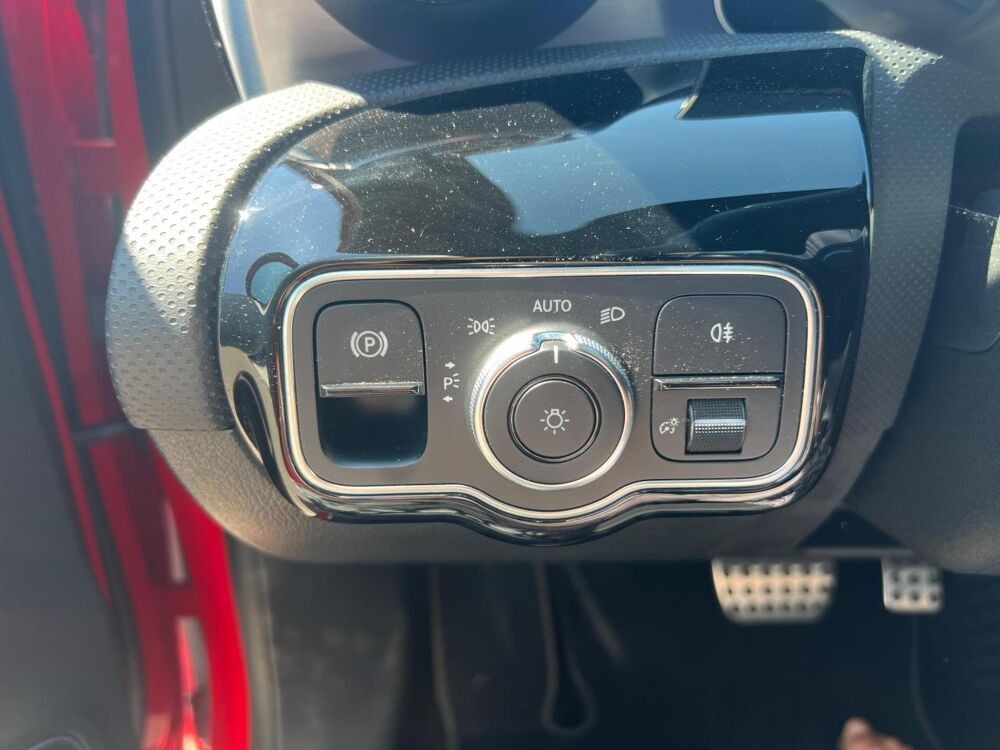 Classe A 2.0 35 306 AMG 4MATIC 7G-DCT SPEEDSHIFT BVA PANO/CAMERA/TRA 2019 occasion 42170 Saint-Just-Saint-Rambert