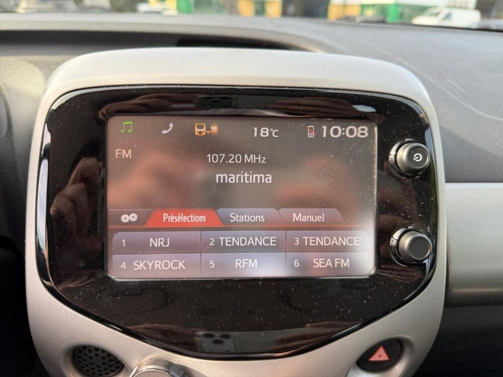 Aygo 1.0 VVT-i II 2017 x-play PHASE 1 2017 occasion 13400 Aubagne