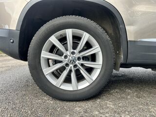 Tiguan 2.0 16V TDI BlueMotion - 140 -DSG7 Carat 4Motion PHASE 2- S 2014 occasion 33450 Montussan