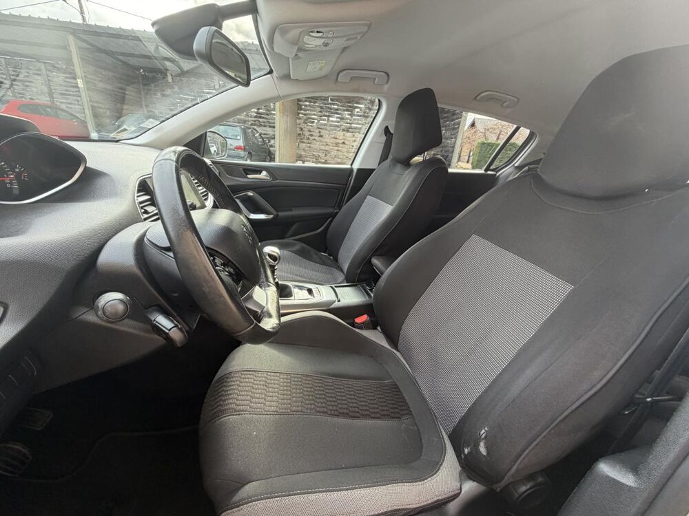 308 1.2i PureTech 12V S&S - 130 II 2013 BERLINE Sensation PHASE 2014 occasion 19100 Brive-la-Gaillarde