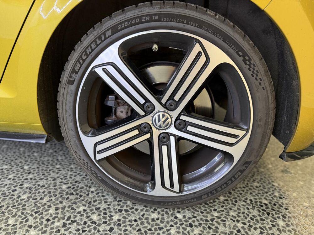 Golf 2.0 TSI 310CH BLUEMOTION R 4MOTION DSG BVA - GARANTIE 12 MOI 2018 occasion 16000 Angoul&ecirc;me