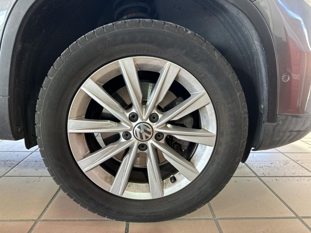 Tiguan 2.0 TDI 140 Carat 4Motion Toit ouvrant radar 360&deg; attelage 1 2013 occasion 33700 M&eacute;rignac