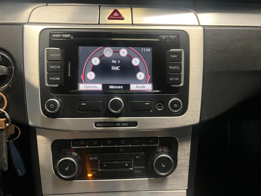 Passat 2.0 16V TDI BlueMotion - 140ch Carat - GARANTIE 6 MOIS MINIM 2011 occasion 33700 M&eacute;rignac