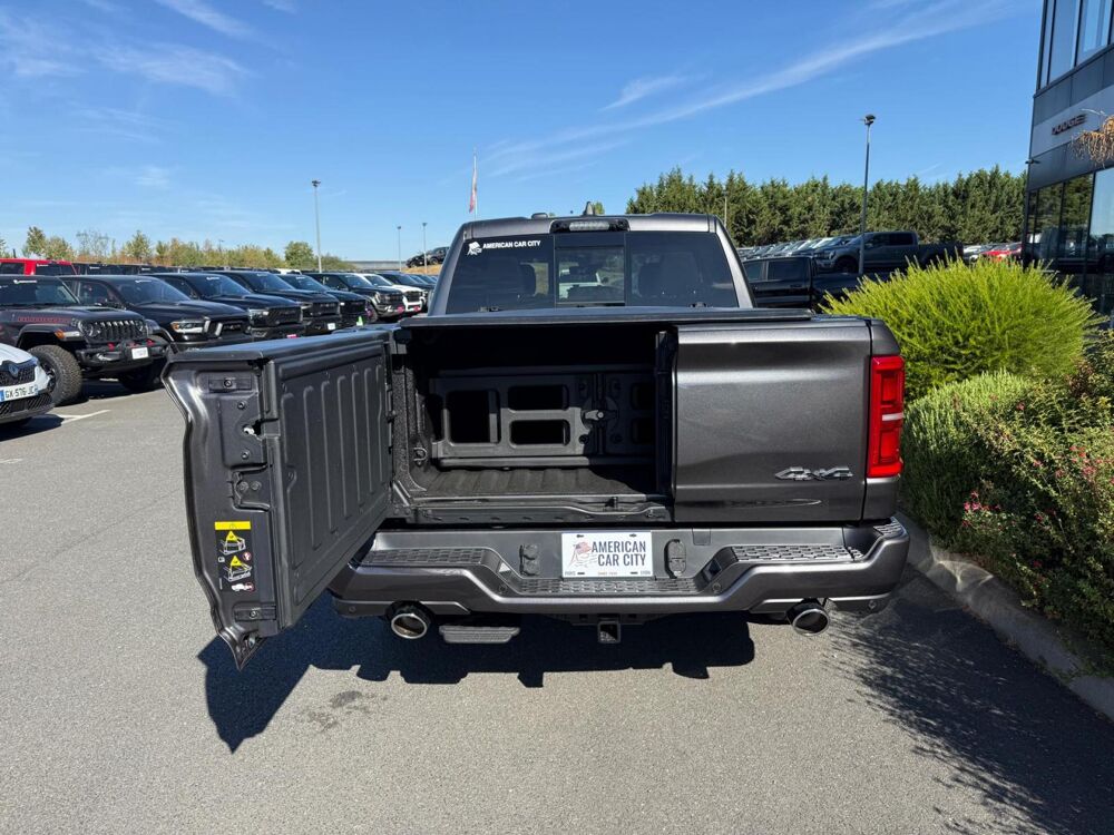 RAM 1500 CREW TUNGSTEN AIR BOX HAYON MULTI 2026 occasion 91830 Le Coudray-Montceaux