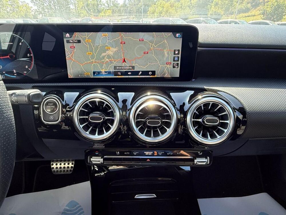 Classe A A 200 d - BV 8G-DCT BERLINE 5P AMG Line TOIT OUVRANT + GPS 2022 occasion 19100 Brive-la-Gaillarde