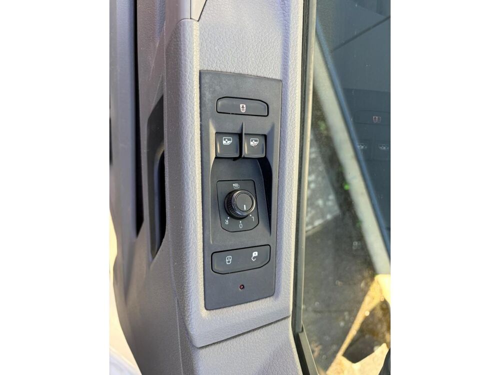 Transporter T6 MINIBUS 8 Places 2.0 TDI 110 Business Line 2020 occasion 35300 Foug&egrave;res