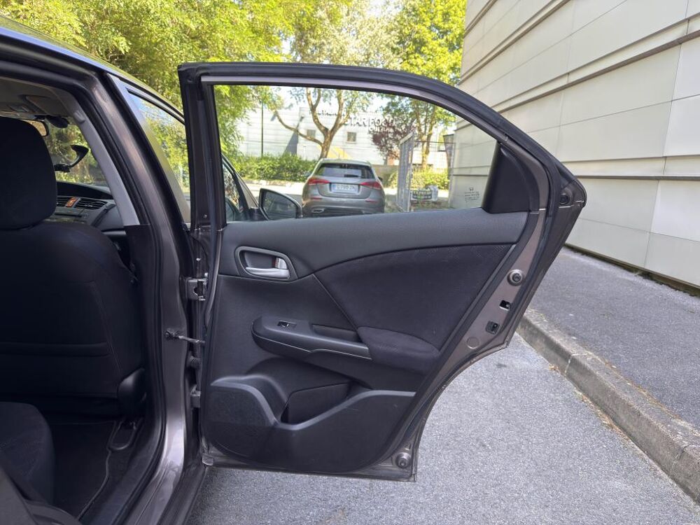 Civic 1.8 i-VTEC 2013 BERLINE Ex&eacute;cutive 2013 occasion 77185 Lognes
