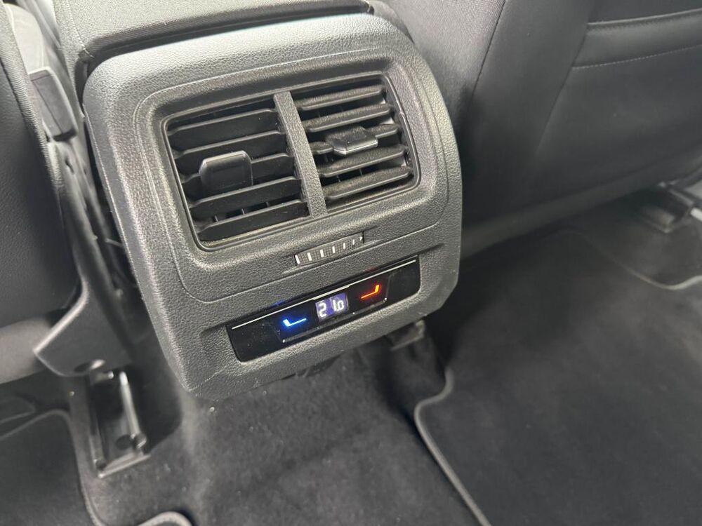 Touran 2.0 TDI 122ch LOUNGE BUSINES 7 PLACES 2022 occasion 44700 Orvault