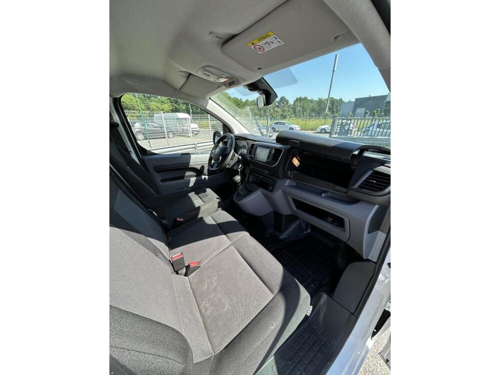 Proace 1.5 120 D-4D - FOURGON Medium Business 2023 occasion 44700 Orvault