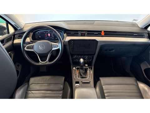 Passat SW 2.0 - 150 - BREAK Elegance / ATTELAGE / CARPLAY / TOIT O 2021 occasion 17600 Saujon