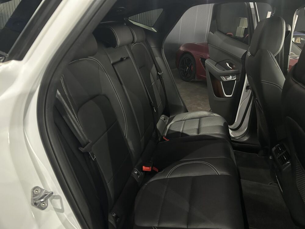 E-PACE P300e - PHEV - BVA - Stop/Start - AWD R-Dynamic Black Editi 2022 occasion 47200 Saint-Pardoux-du-Breuil