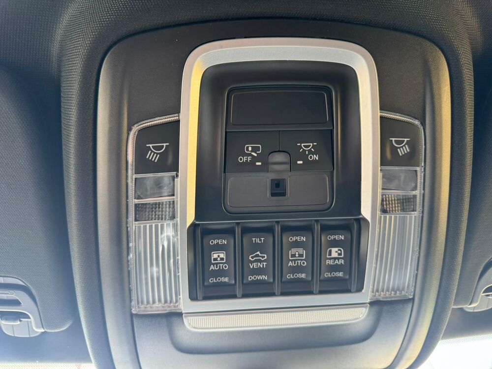 RAM 1500 CREW LAIE SPORT NIGHT EDITION AIR BOX HAYON MULTI 2025 occasion 91830 Le Coudray-Montceaux